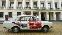 "МлаДа България" към военния министър: "Москвич" вземи и МиГ-овете остави СНИМКИ
