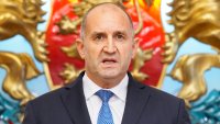 Президентът: Предложих референдум, а не партия