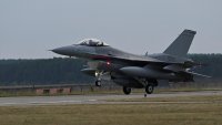 Министърът на отбраната приема в САЩ първия български изтребител F-16 Block 70