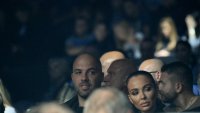 Николета Лозанова съблазнява по червено бельо