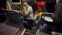 ТИР удари автобус с 40 пътници край Мездра, по чудо няма тежко пострадали