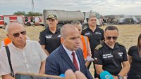 След дерайлиралите цистерни: Няма непосредствена опасност за населението