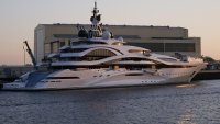 Конфискувана луксозна яхта на руски олигарх е обявена на търг в САЩ