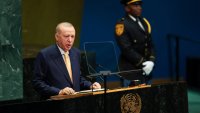 Турски комик отива на съд заради обида срещу Ердоган в стендъп шоу