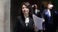 ДБ предлага ЛГБТ пропаганда в училищата, маскира я като "езикова грамотност"