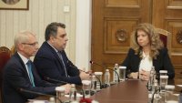 "Продължаваме промяната" връчва на Йотова петицията за вето на бюджета