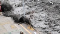 Стотици евакуирани в Нова Зеландия заради 11-метрови вълни