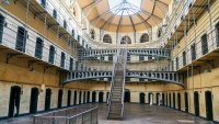 Американка, разчленила мъж, нападнала медсестра и адвокатите си