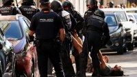 Алчността срещу 87-годишната Марикармен: Протест и сблъсъци с полицията не помогнаха (СНИМКИ)