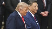 Какво ни разкрива езикът на тялото на Тръмп за отношението му към Си ВИДЕО