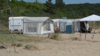 Проверка откри незаконни палатки и каравани в местността Паша дере 