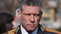 Кандев си пусна клипче: За Симеоново, за баща му и още... ВИДЕО