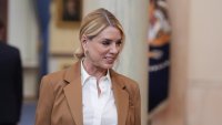 Пам Бонди е диагностицирана с рак на щитовидната жлеза