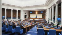 Киселова свиква извънредно заседание на парламента на 10 декември