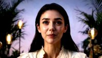 AI актрисата Тили Норвуд претърпява бъг по време на интервю (ВИДЕО)