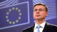 Домбровскис: Няма знаци, че би могло някой да се противопостави на влизането ни в еврозоната 