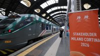 Жегата блокира влак с 200 пътници и неработеща климатизация