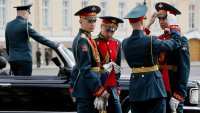 Няма място за обикновените руснаци в болниците, пълни са с войници
