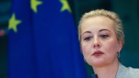 Навална критикува Италия за покана към прокремълски маестро