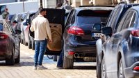 Къде в София днес е забранено движението на коли и паркирането?