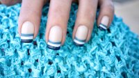 Хит: Маникюр пуловер на райета