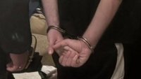 Полицията задържаха мъж и жена в момент на продажба на дрога