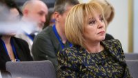 Манолова: След оставката следващата стъпка са честни избори