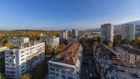 Със заплатите за 12 години купуваме жилище в София