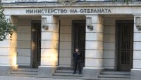 Тежко пострадал военен, тренирал парашутни скокове