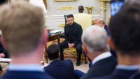 Зеленски си отмъсти за казуса с костюма: Аз се променям, а вие не ВИДЕО