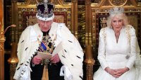 Крал Чарлз III пред парламента: Политиката е пред изпитание СНИМКИ