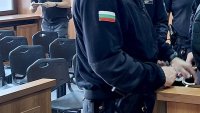 Мъж е обвинен за блудство с 9-годишно момче и 7-годишно момиче