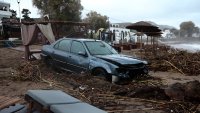 Огромна скала се срути до известен плаж на остров Родос