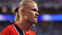 Джей Ло пръска сексапил без сутиен до Ерлинг Холанд