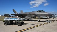 Великобритания купува от САЩ изтребители Ф-35A, носещи ядрено оръжие