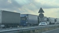 15 км е опашката от тирове на изход към Турция на "Капитан Андреево"