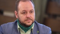 Започнаха дело срещу Борислав Сандов за връзката му с НПО-то на Калушев 