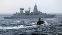 Великобритания изгражда мрежа с ИИ за проследяване на руски подводници