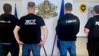Разбиха мрежа за клониране на карти за гориво, двама са арестувани у нас ВИДЕО