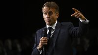 Рейтингът на Макрон е рекордно нисък