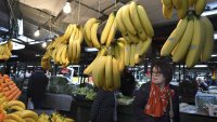 Високи цени и лихвени проценти: Експертни съветват как да управлявате парите си