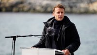 Макрон потвърждава подкрепата си за Гренландия