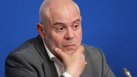 Гешев осъди прокуратурата да му плати 130 хиляди евро