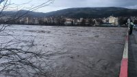 Утре ще е неучебен ден в Крумовград, водата е до колене в града 