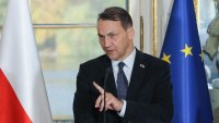 Сикорски: Русия се реформира само, когато загуби война