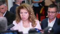 Илияна Йотова: Ситуацията с дефицита не е специфична само за България