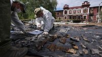 Двама загинали и седем ранени след руски удари срещу Запорожка област