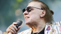 Ще спре ли да пее най-големите си хитове Васил Найденов?
