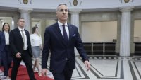 Делян Добрев за служебния кабинет: Тik-Tok звездата Гюров оставя тежко наследство  
