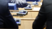 "Възраждане": Премиерът и външният министър да отидат на фронта в Украйна